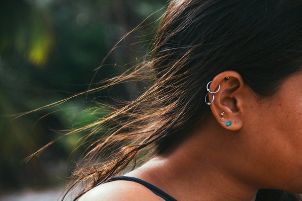 Pourquoi la qualité des bijoux est essentielle dans un piercing